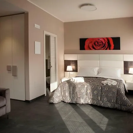 Living Arena Guest house *